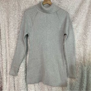White House Black Market turtle neck lightweight sweater.